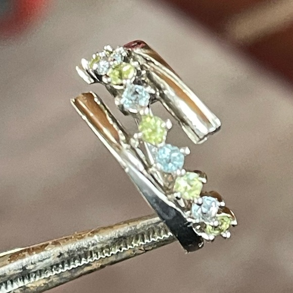 Prong Set Aquamarine and Peridot Signed 925 Bypass Ring - Picture 12 of 15
